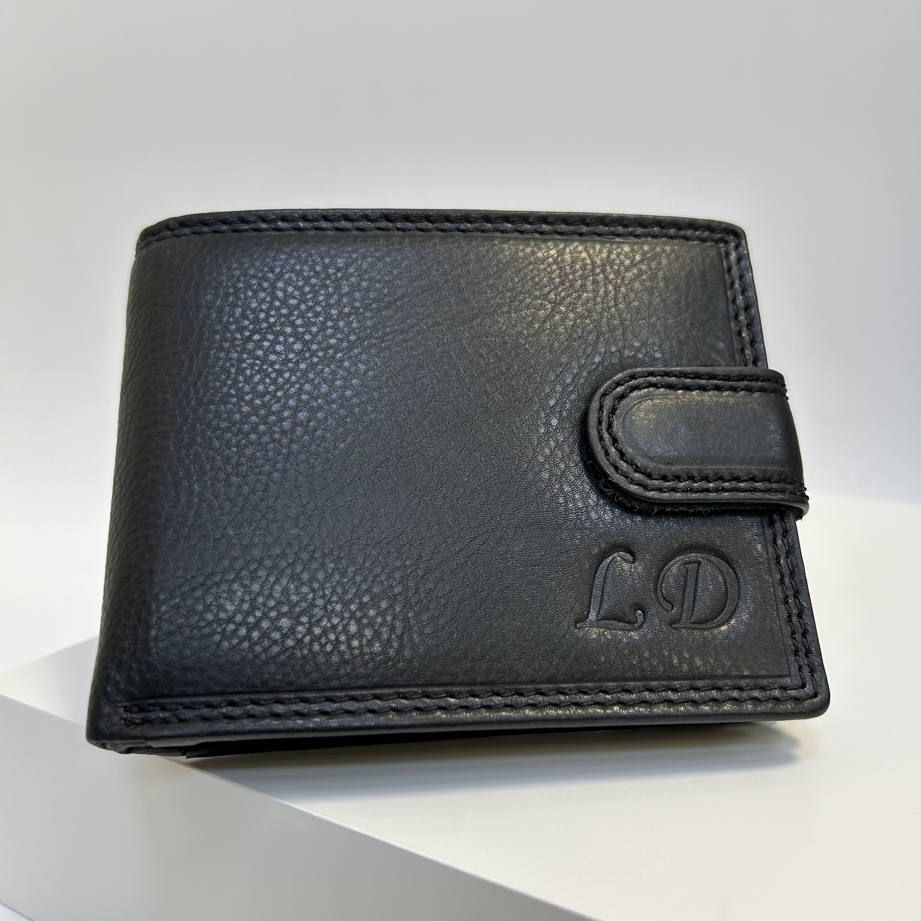 Již vyhotovený monogram | LD | na kožené peněžence | OUTLET TvujOriginal.cz