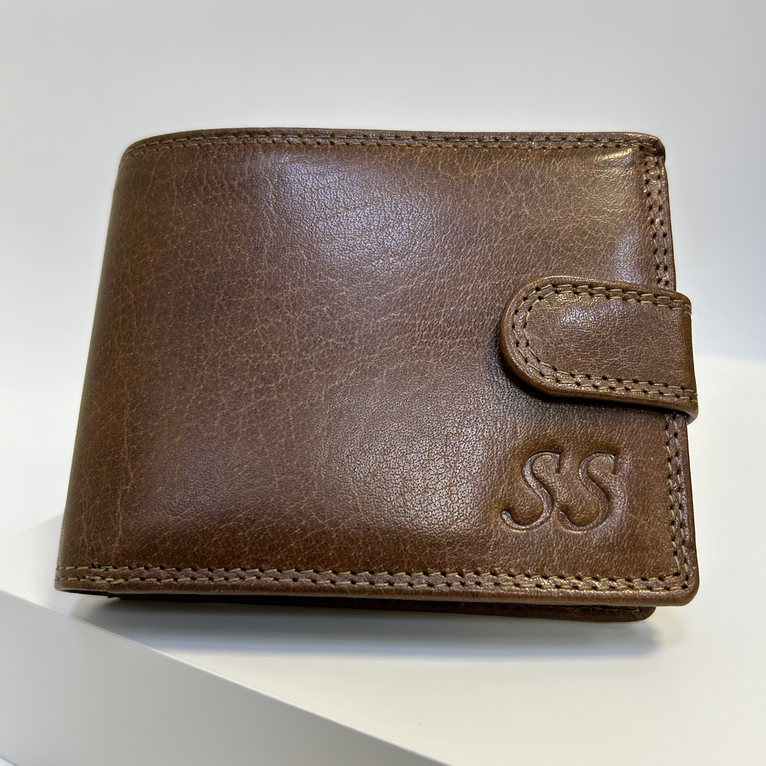 Již vyhotovený monogram | SS | na kožené peněžence | OUTLET TvujOriginal.cz