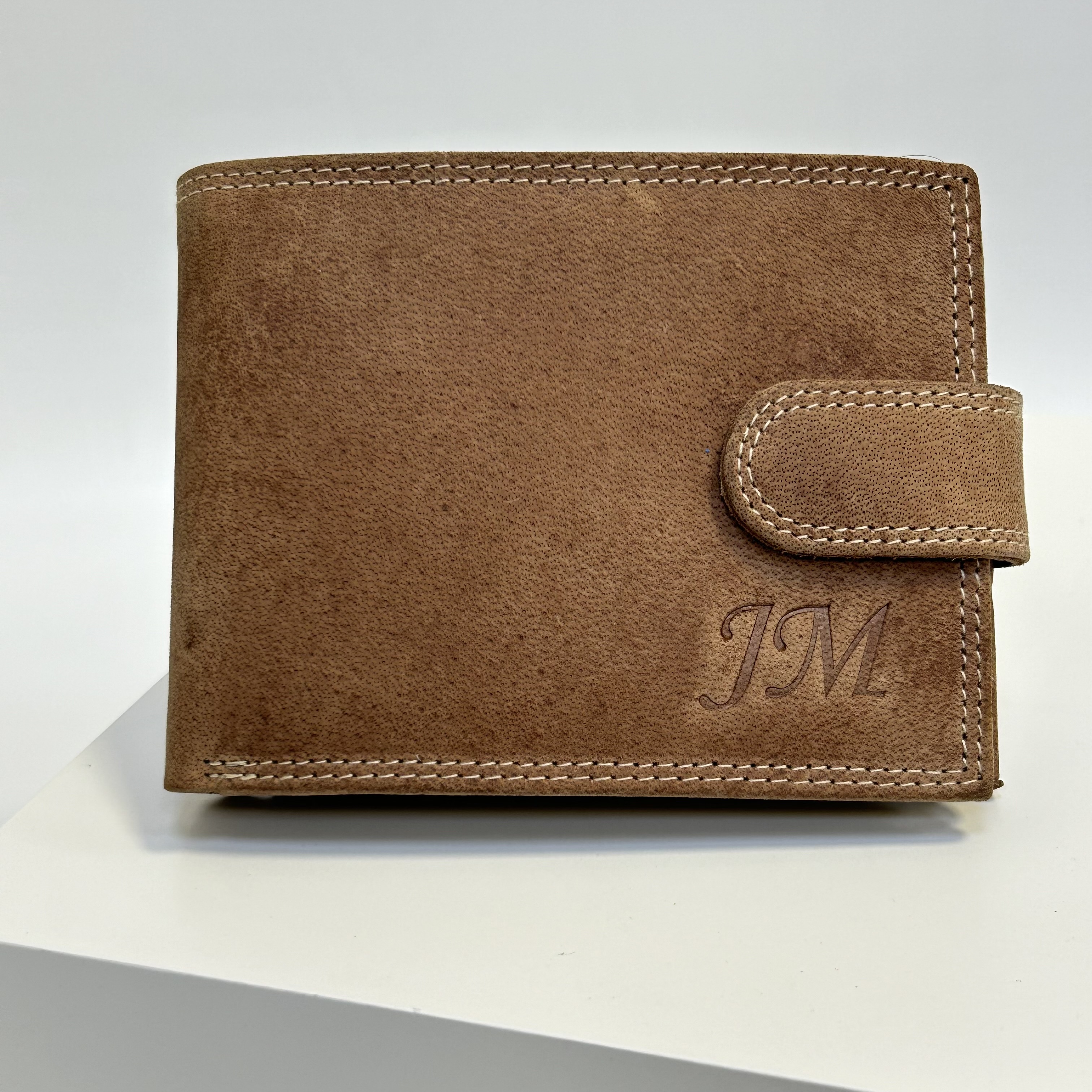 Již vyhotovený monogram | JM | na kožené peněžence | OUTLET TvujOriginal.cz