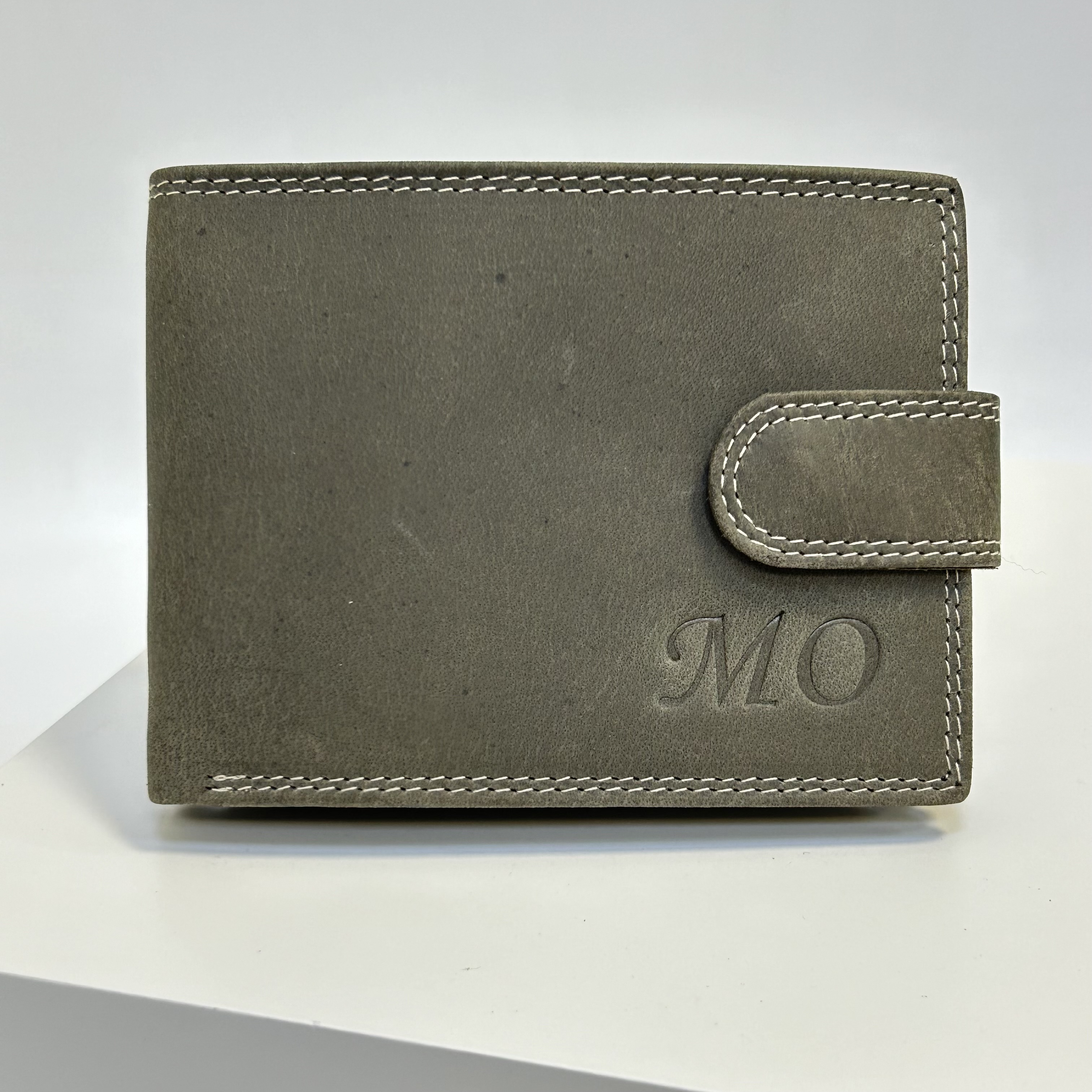Již vyhotovený monogram | MO | na kožené peněžence | OUTLET TvujOriginal.cz