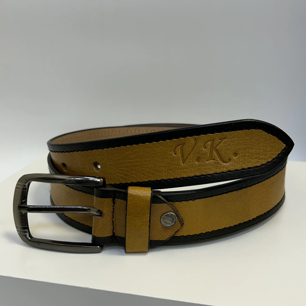 Již vyhotovený monogram | V.K. | na koženém pásku | OUTLET TvujOriginal.cz
