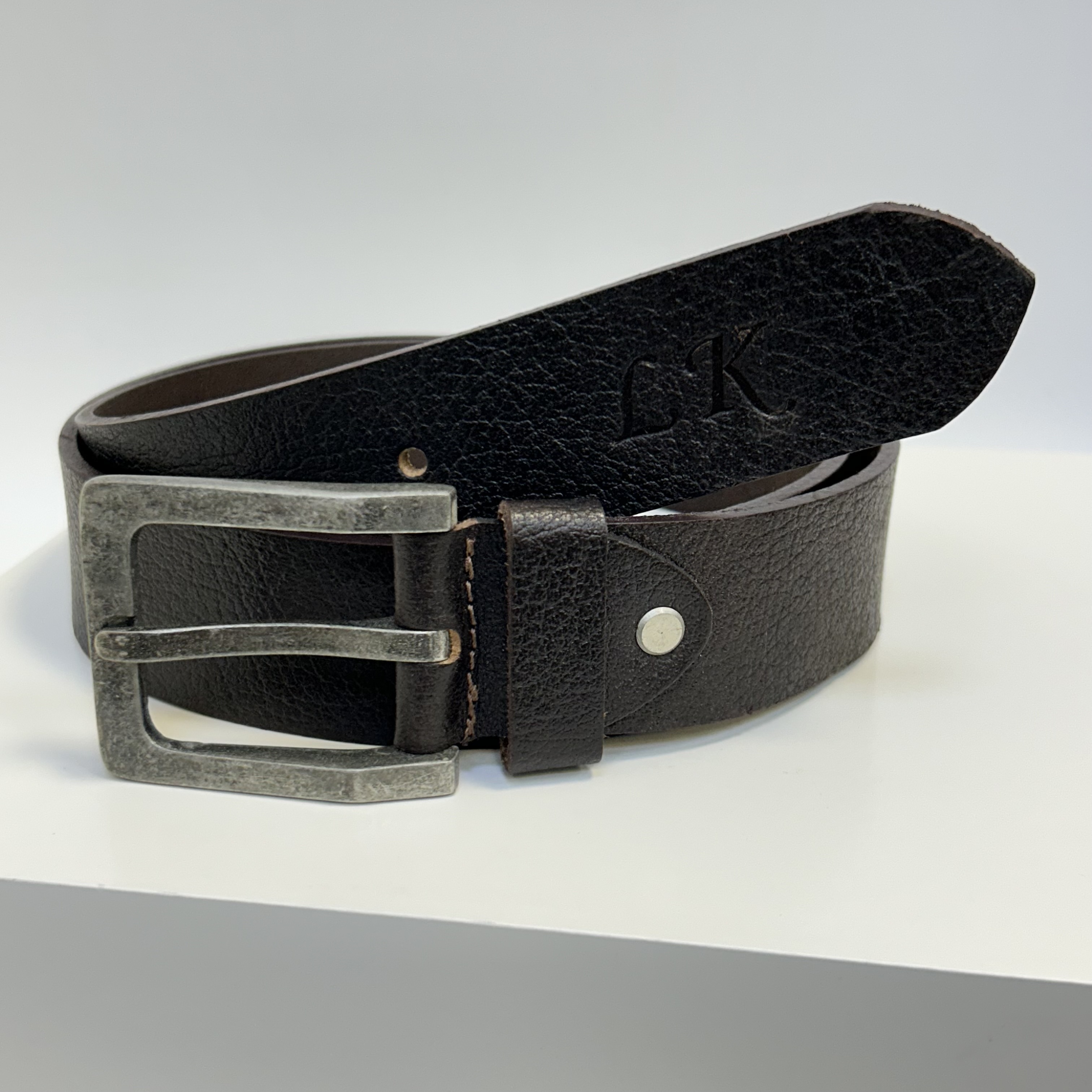 Již vyhotovený monogram | LK | na koženém pásku | OUTLET TvujOriginal.cz