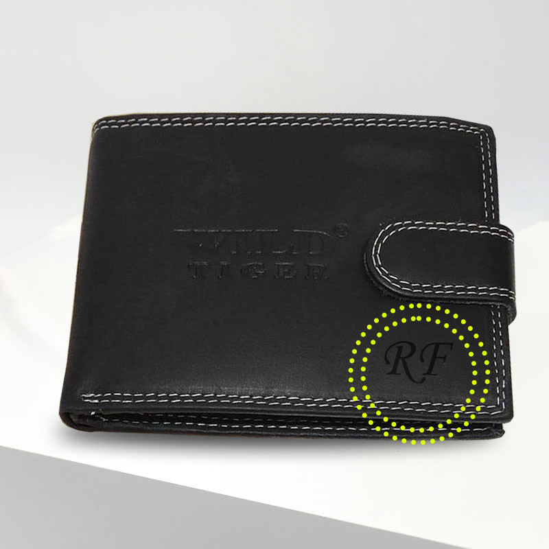 Černá kožená peněženka s ražbou vlastního monogramu | OUTLET TvujOriginal.cz