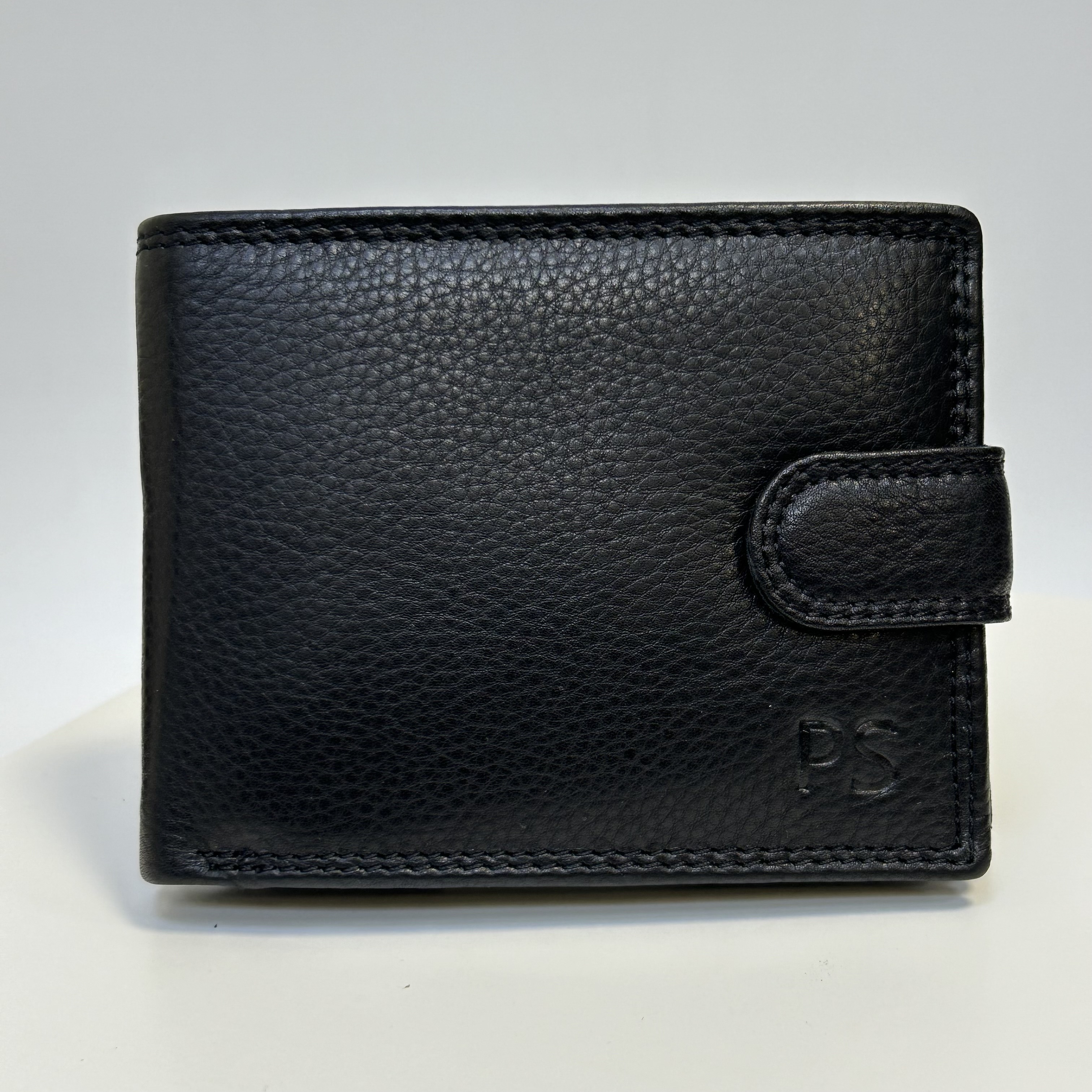 Již vyhotovený monogram | PS | na kožené peněžence | OUTLET TvujOriginal.cz