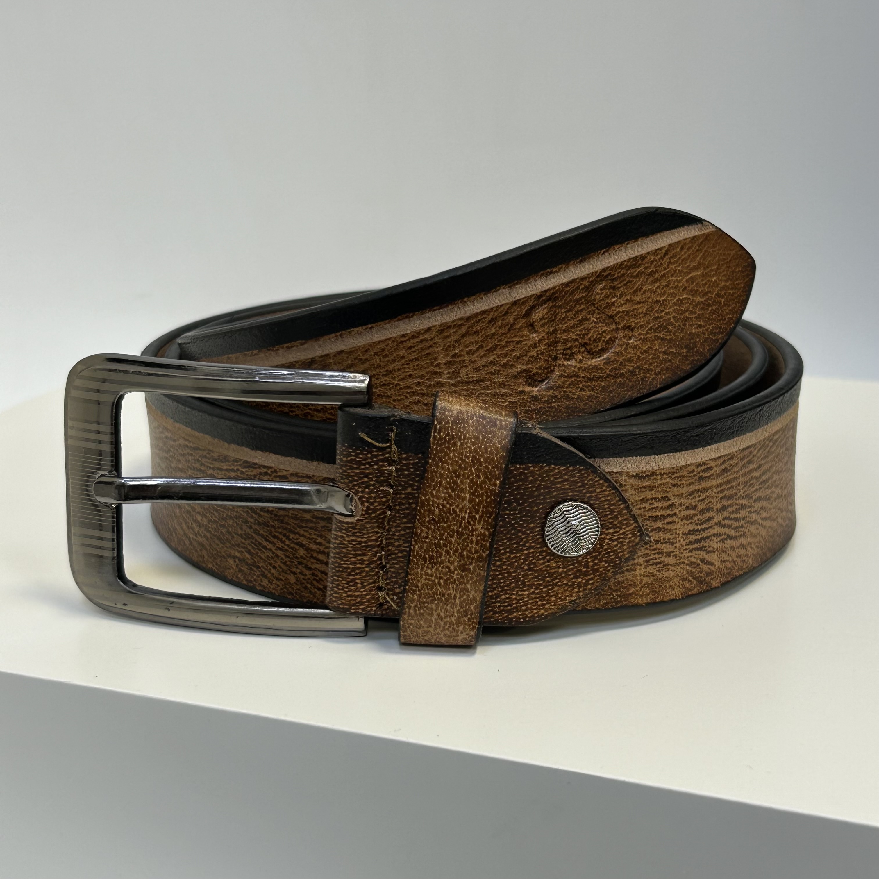 Již vyhotovený monogram | J.S. | na koženém pásku | OUTLET TvujOriginal.cz