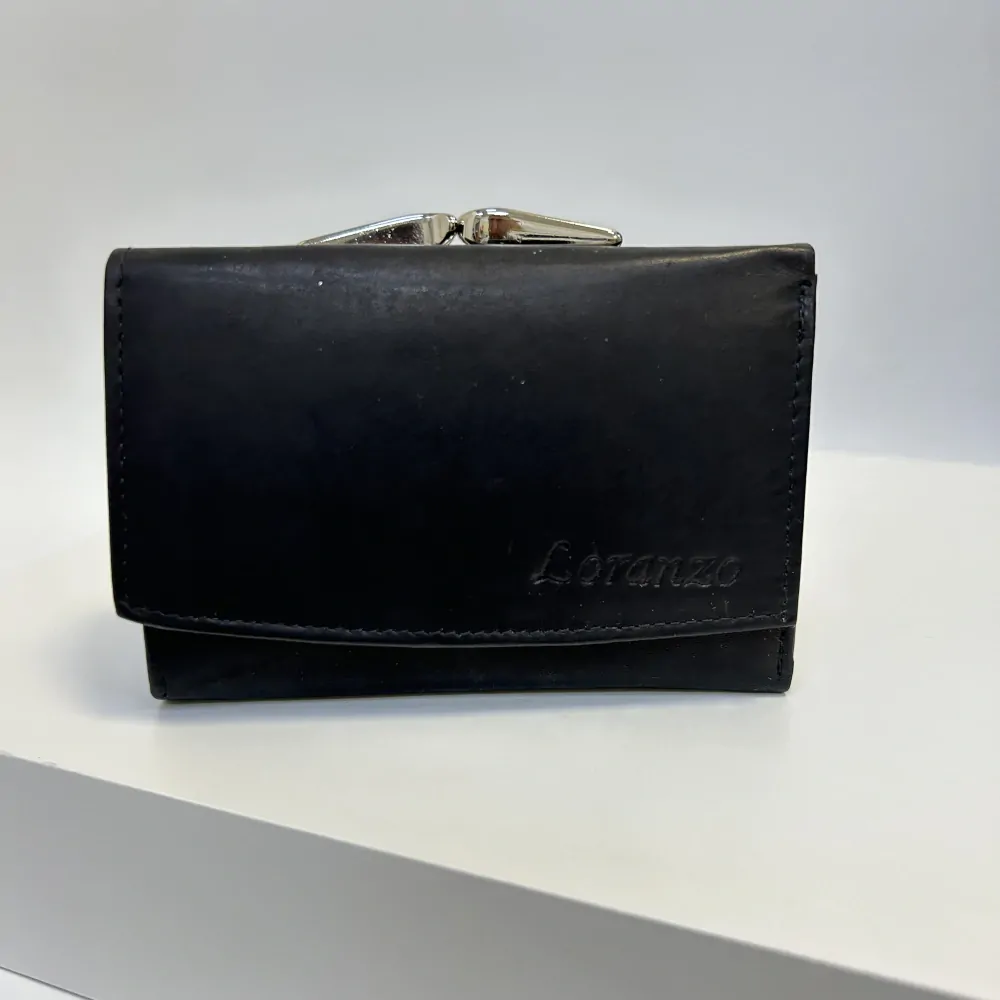 Dámská kožená peněženka s možností vlastního monogramu, textu | OUTLET TvujOriginal.cz