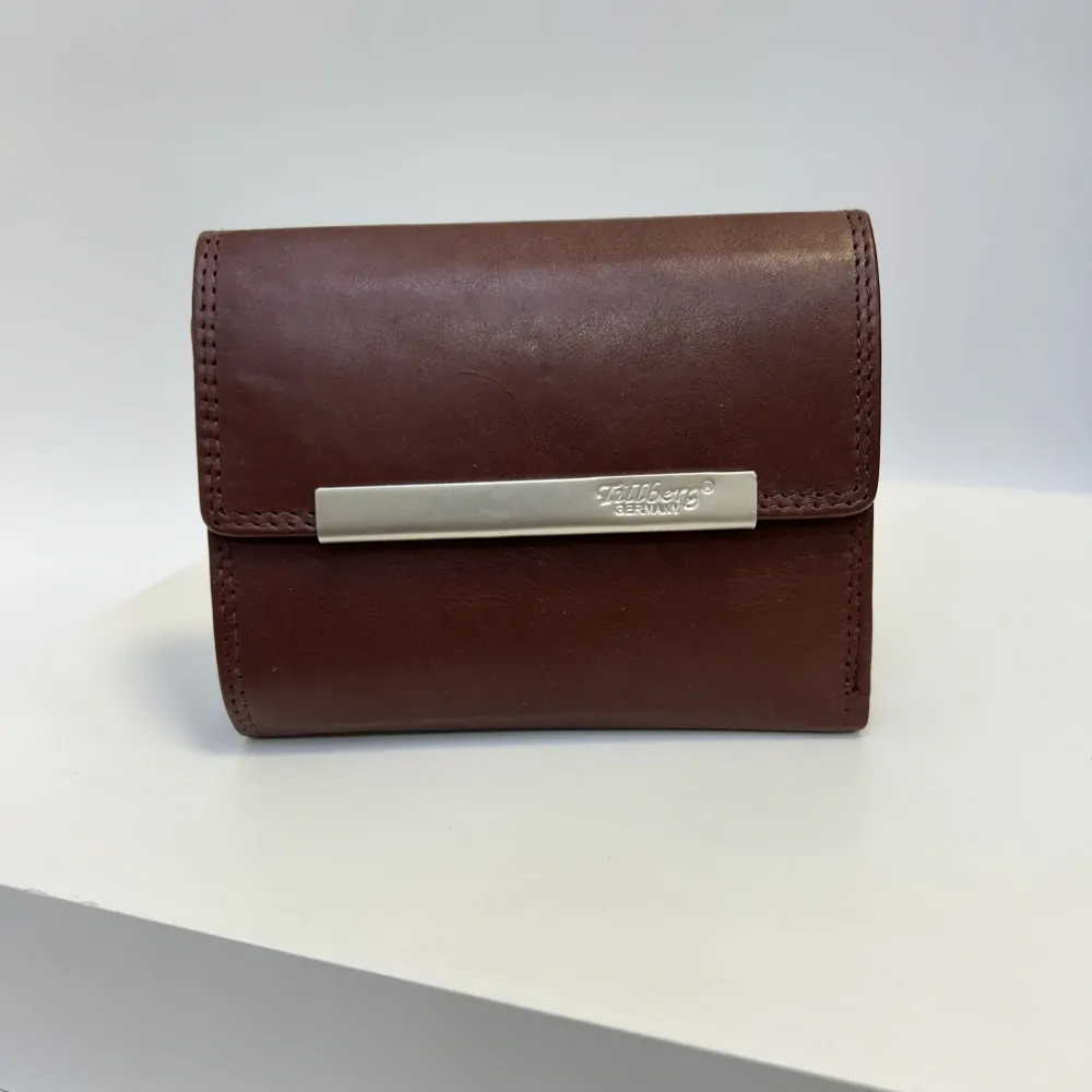 Dámská kožená peněženka s možností vlastního monogramu, textu | OUTLET TvujOriginal.cz