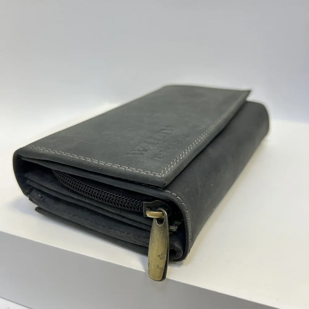 Dámská kožená peněženka s možností vlastního monogramu, textu | OUTLET TvujOriginal.cz