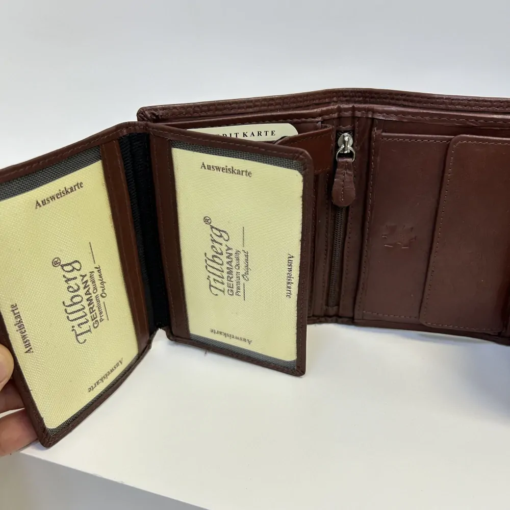 Dámská kožená peněženka s možností vlastního monogramu, textu | OUTLET TvujOriginal.cz