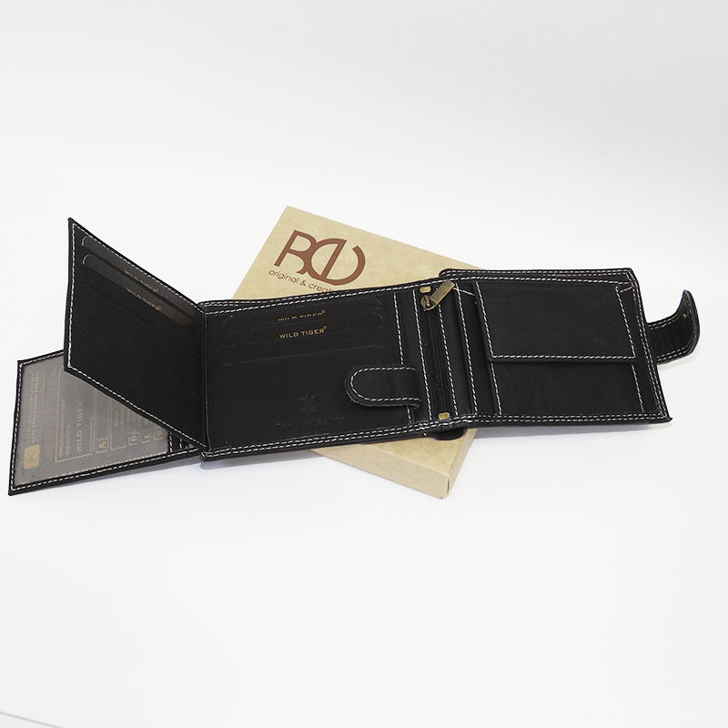 Černá kožená peněženka s ražbou vlastního monogramu | OUTLET TvujOriginal.cz