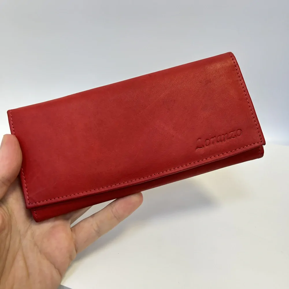 Dámská kožená peněženka s možností vlastního monogramu, textu | OUTLET TvujOriginal.cz
