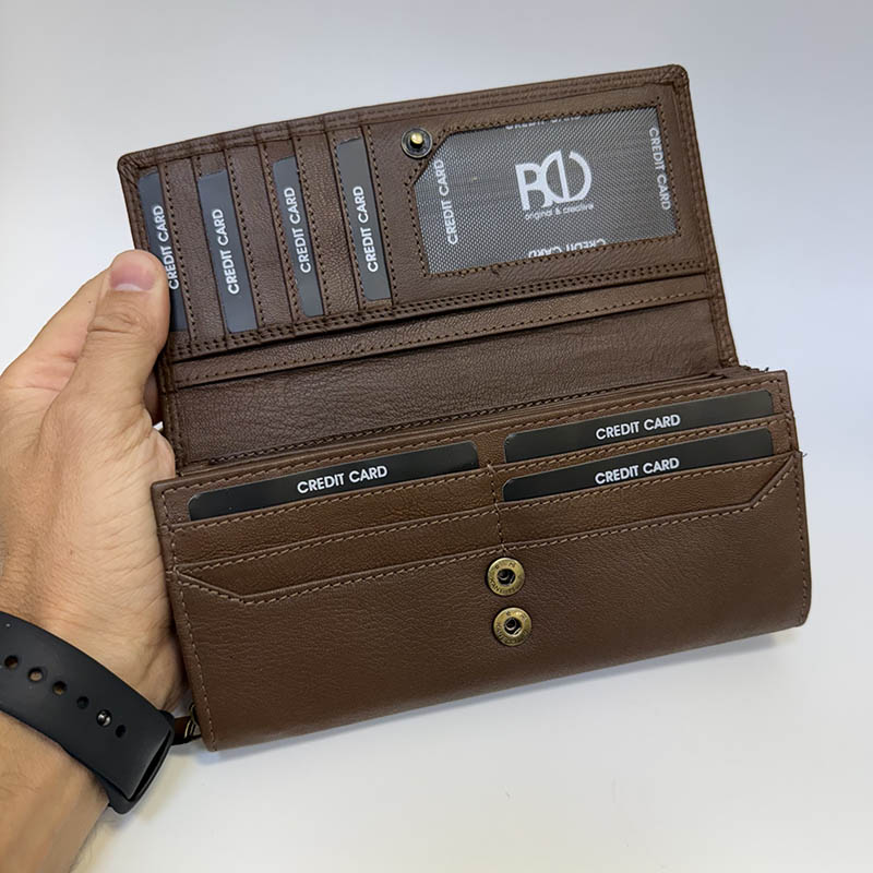 Tmavě hnědá dámská kožená peněženka s věnováním, monogramem, textem | OUTLET TvujOriginal.cz