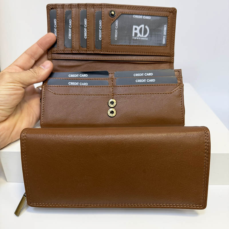 Světle hnědá dámská kožená peněženka s věnováním, monogramem, textem | OUTLET TvujOriginal.cz