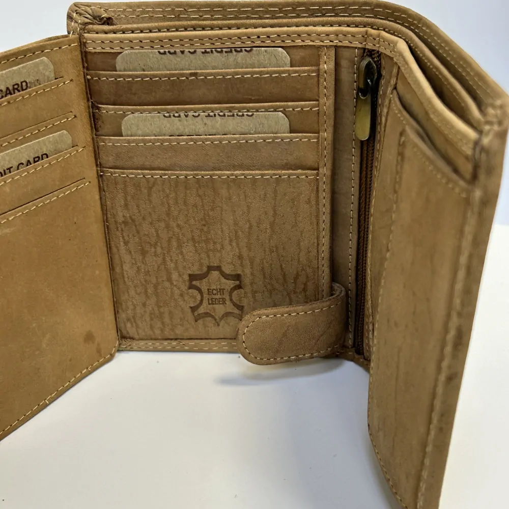 Pánská kožená peněženka s možností vlastního monogramu, textu | OUTLET TvujOriginal.cz