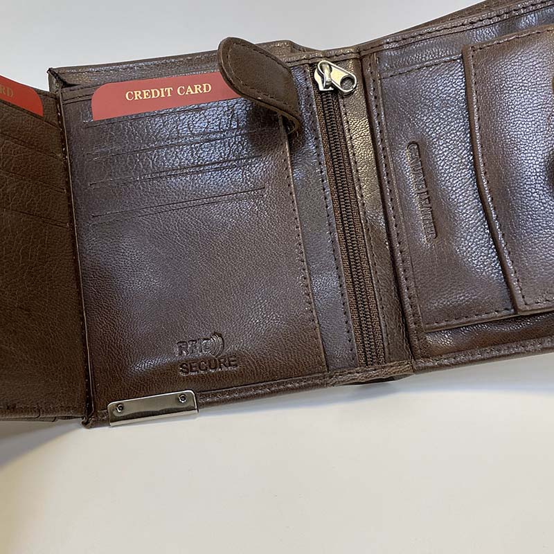 Hnědá kožená peněženka s věnováním, monogramem, textem | OUTLET TvujOriginal.cz