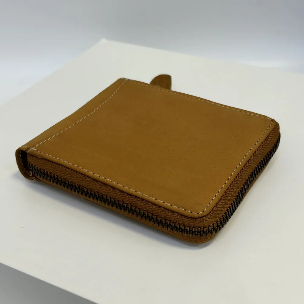 Pánská kožená peněženka s možností vlastního monogramu, textu | OUTLET TvujOriginal.cz