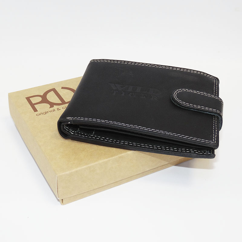 Černá kožená peněženka s ražbou vlastního monogramu | OUTLET TvujOriginal.cz