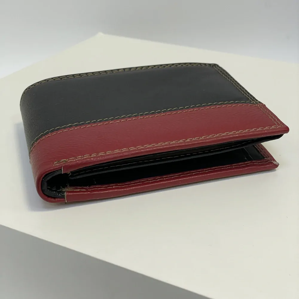 Pánská kožená peněženka s možností vlastního monogramu, textu | OUTLET TvujOriginal.cz
