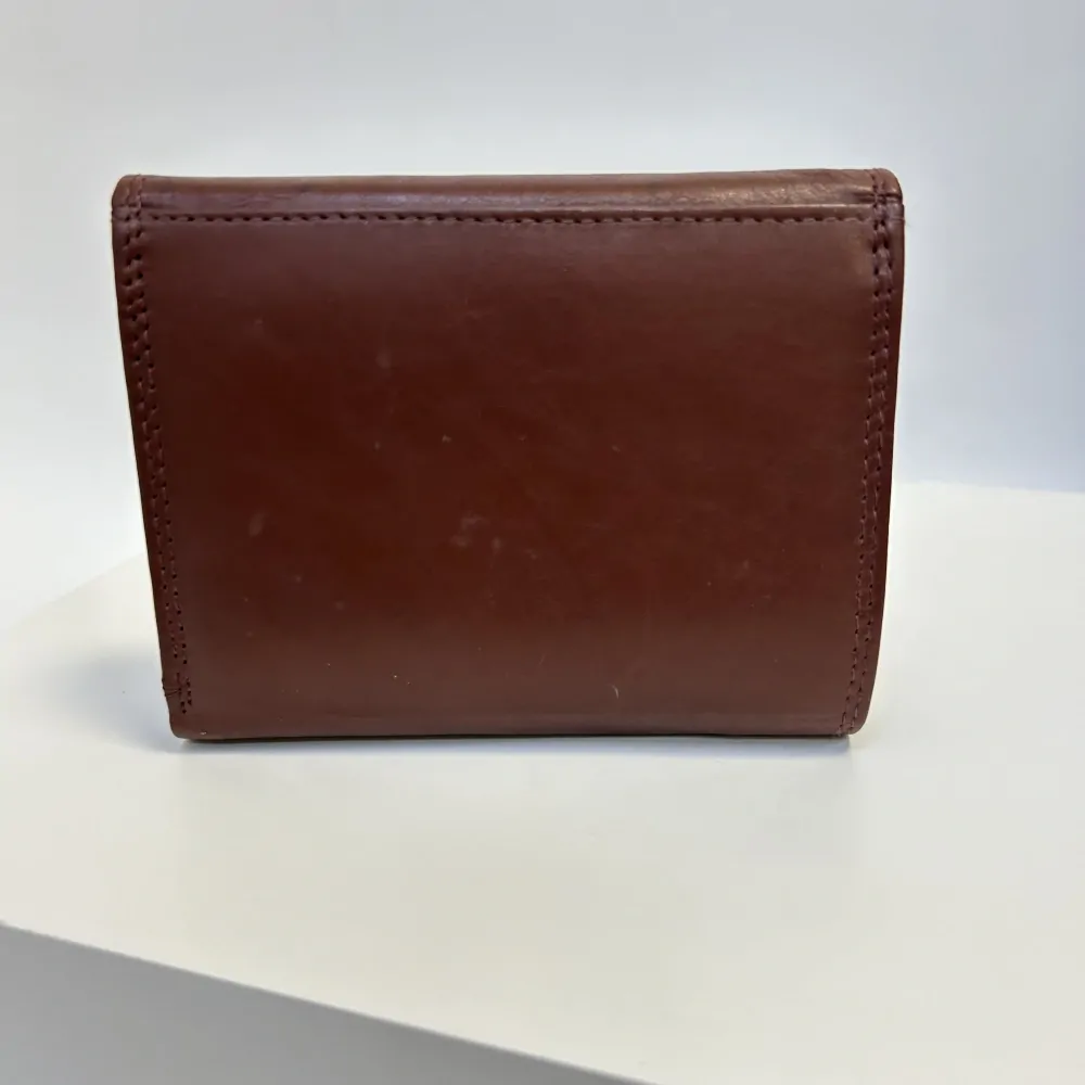 Dámská kožená peněženka s možností vlastního monogramu, textu | OUTLET TvujOriginal.cz