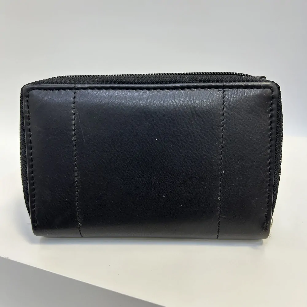 Dámská kožená peněženka s možností vlastního monogramu, textu | OUTLET TvujOriginal.cz