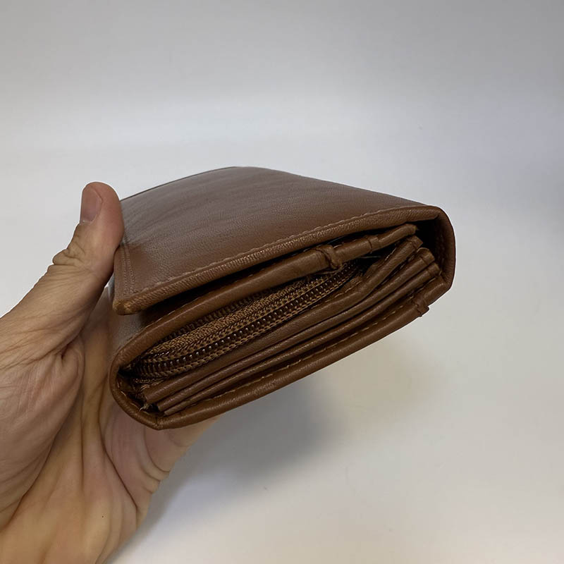 Tmavě hnědá dámská kožená peněženka s věnováním, monogramem, textem | OUTLET TvujOriginal.cz