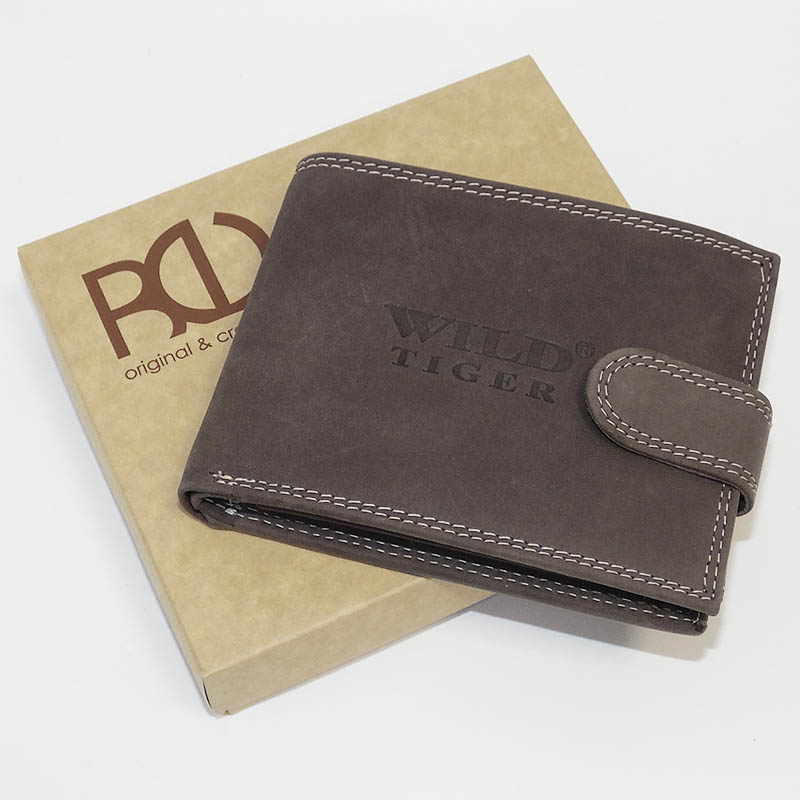 Hnědá kožená peněženka s ražbou vlastního monogramu | OUTLET TvujOriginal.cz