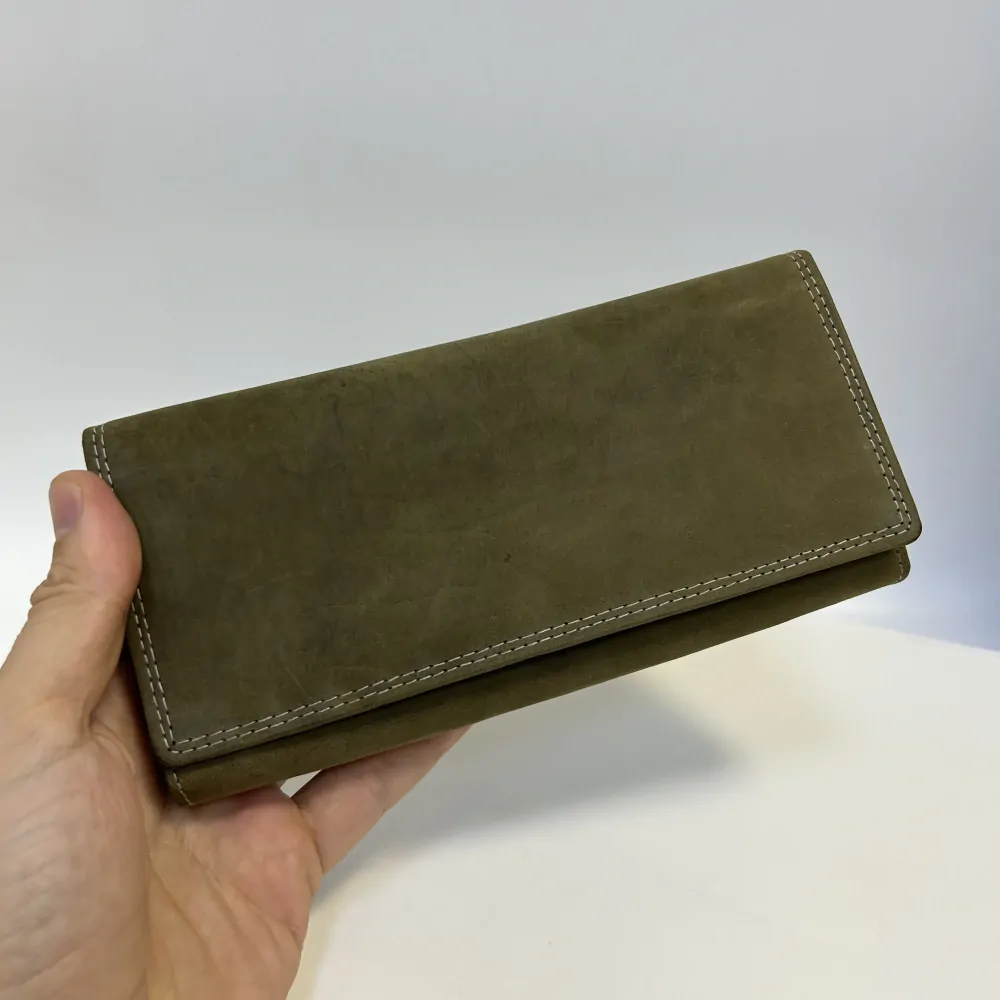 Dámská kožená peněženka s možností vlastního monogramu, textu | OUTLET TvujOriginal.cz