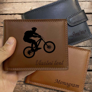 Pro CYKLISTU | 05 |, více barev kůže a typů, pánská kožená peněženka s motivem kola, cyklistiky a jménem | OUTLET TvujOriginal.cz