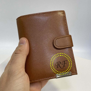 Světle hnědá kožená peněženka Bellugio na výšku se zapínáním s ražbou vlastního monogramu | OUTLET TvujOriginal.cz