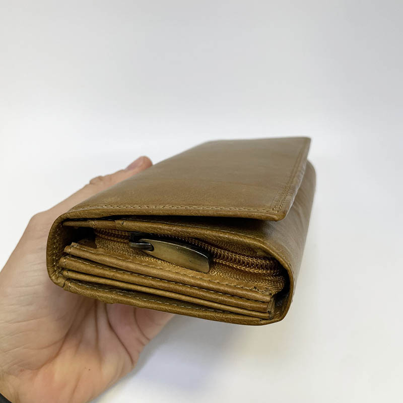 Hnědá dámská kožená peněženka s věnováním, monogramem, textem | OUTLET TvujOriginal.cz