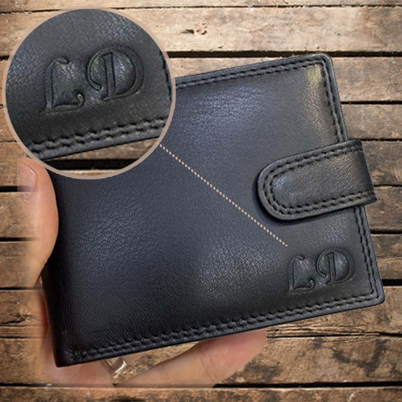Kožená peněženka s ražbou vlastního monogramu