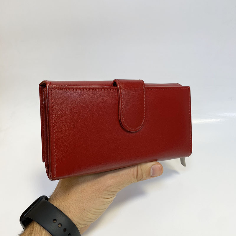 Červená dámská kožená peněženka s věnováním, monogramem, textem | OUTLET TvujOriginal.cz
